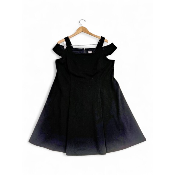 Vince Camuto Dresses & Skirts - Vince Camuto Plus 16W Black Cold-Shoulder Midi Dress